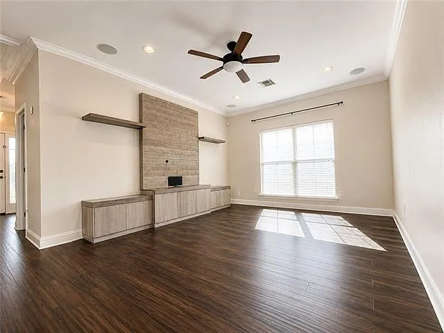 2735 Village Ct — Photo 4