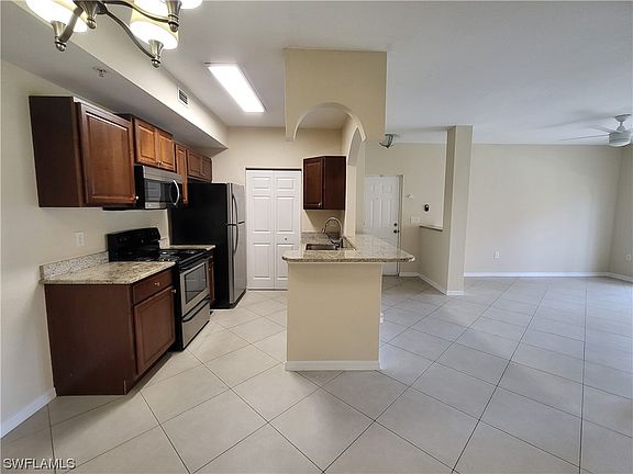 3rd image of 6330 Aragon Way APT 105