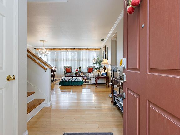5th image of 2496 Meadowlark Cir