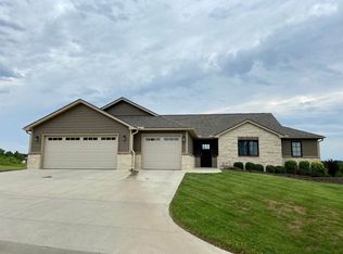 4210 Niblick Dr, Winfield, KS 67156