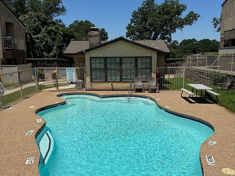1730 Crest Point Dr #MAIN — Photo 9