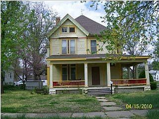 1st image of 520 E 11th Ave