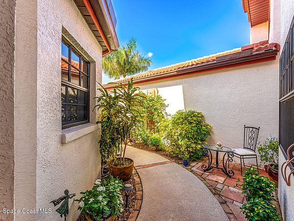 5th image of 2592 Sykes Creek Dr