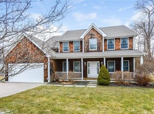 11 Jessica Ln, Narragansett, RI 02882