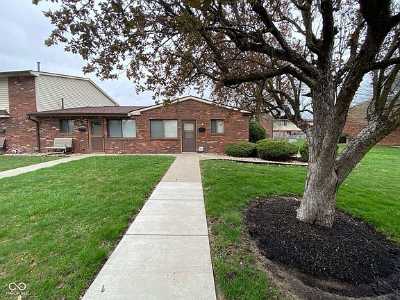 3rd image of 914 Greenwood Trl E