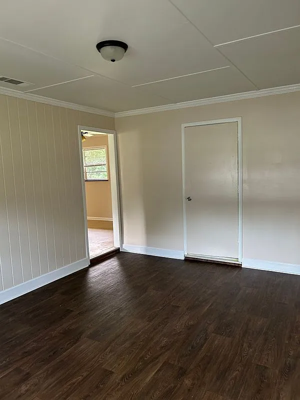3 bed, 1.0 bath, 1150 sqft, $800 — Photo 1