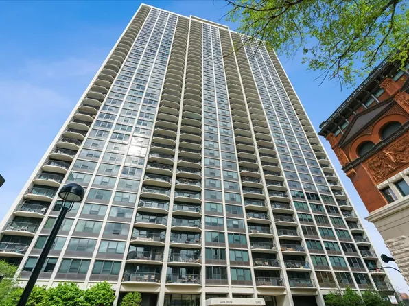 1560 N Sandburg Ter #4301-4303, Chicago, IL 60610
