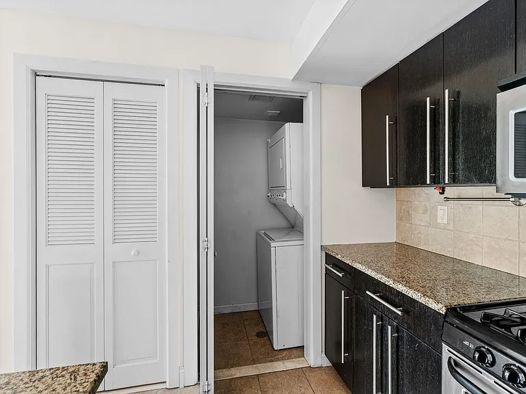 125 70th St #3H — Photo 13