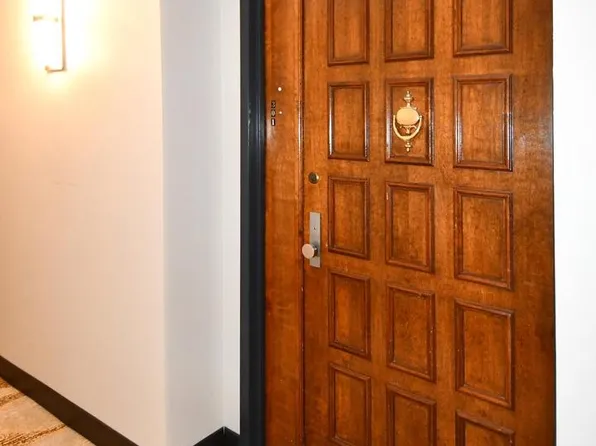 400 Madison St APT 301, Alexandria, VA 22314