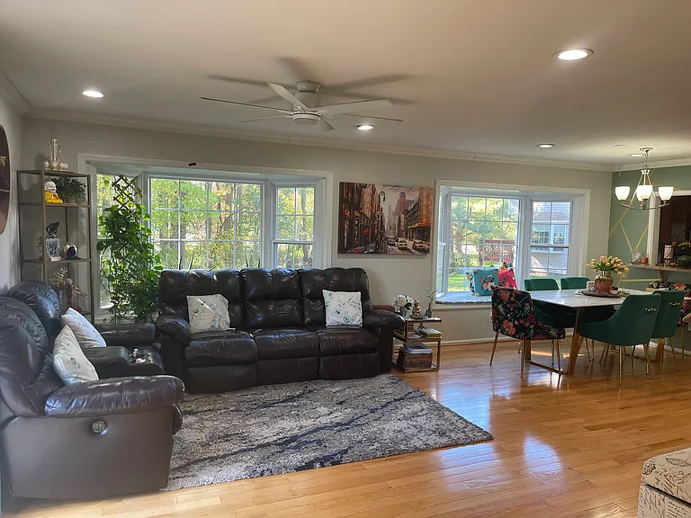 16 Iris Ct — Photo 1