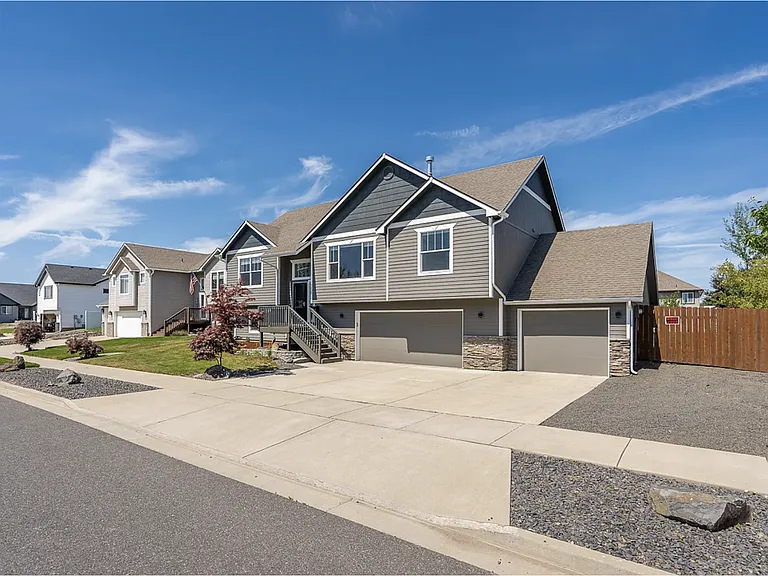 3820 W Jay St — Photo 2