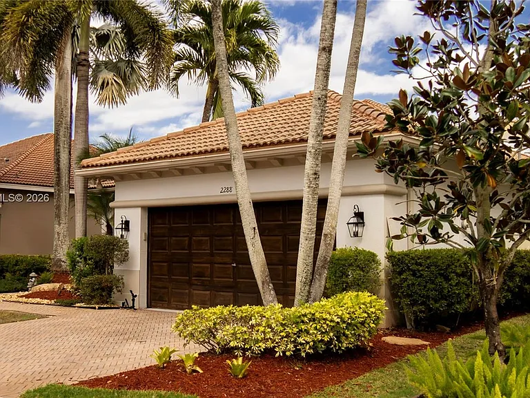 2288 Quail Roost Dr — Photo 2