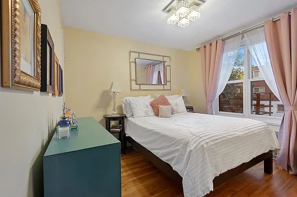 Sold by Compass | media 6