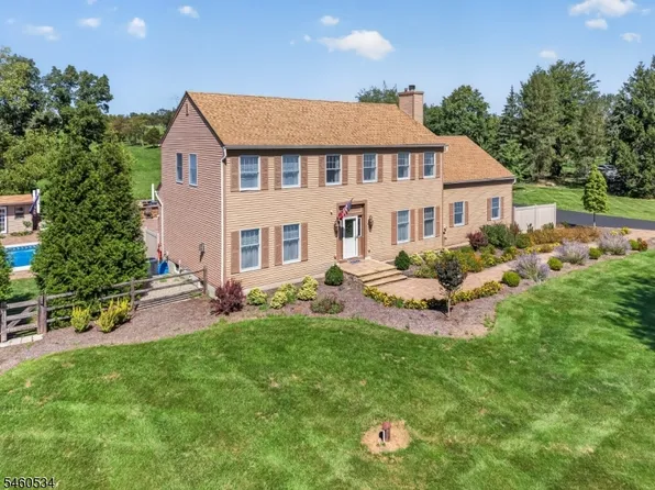 6 Pinewood Rd, Holland Twp., NJ 08848