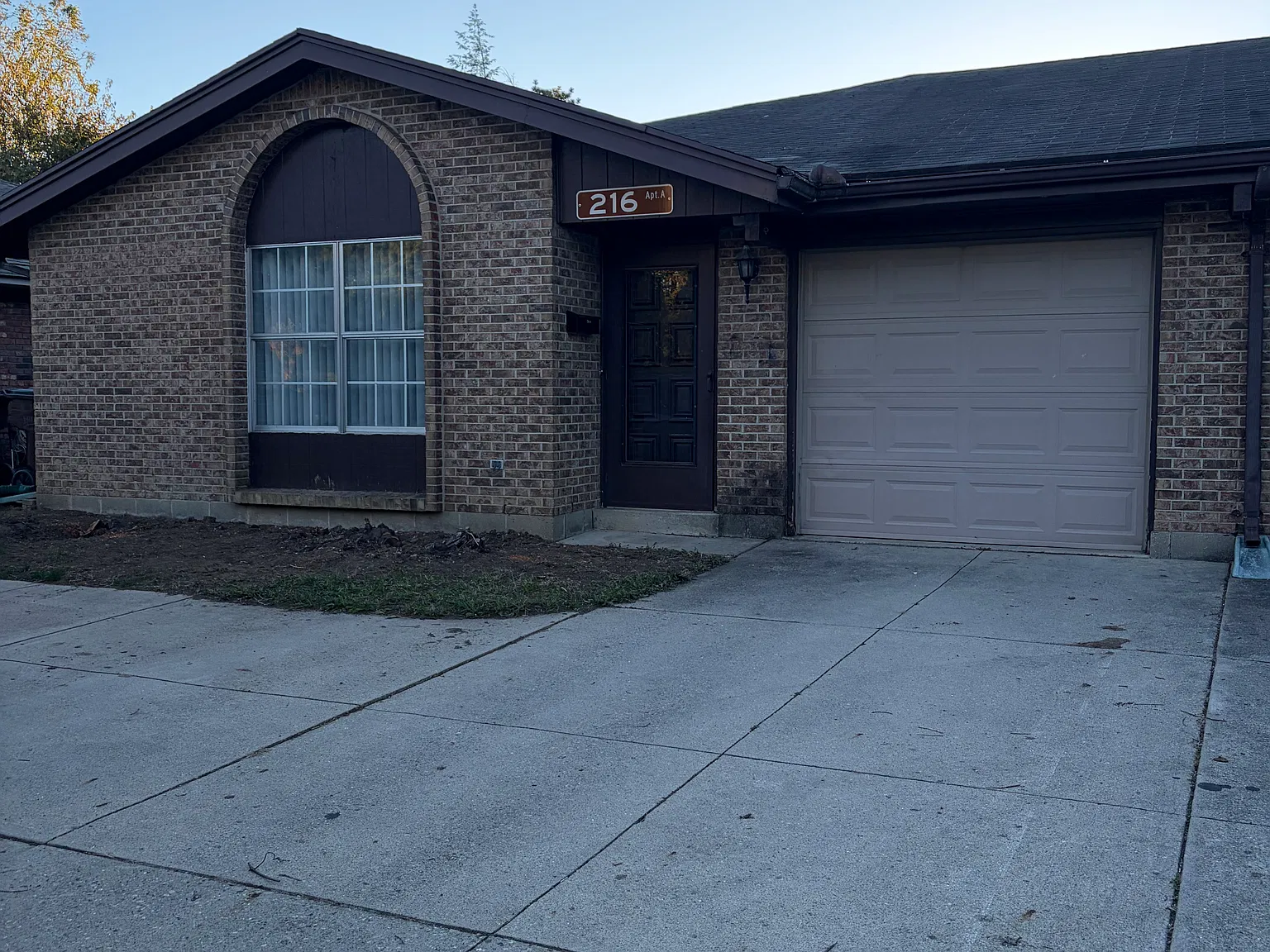 2 bed, 1.5 bath, 1106 sqft, $1,400 — Photo 1