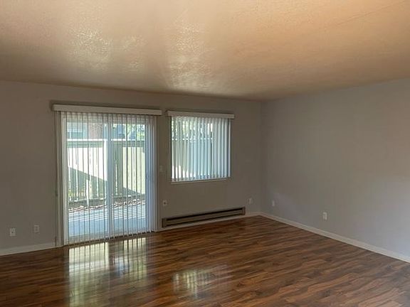 5th image of 284 Caliente Dr