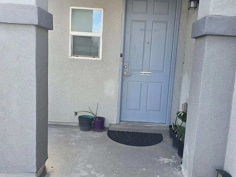 5325 Caprock Ct NE — Photo 3