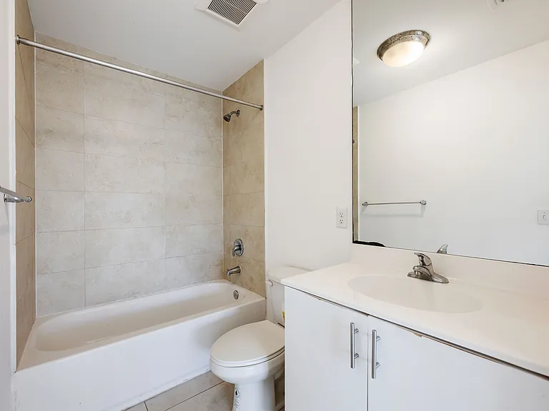 900 SW 7th St #505 — Photo 10