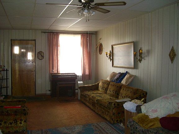 2nd image of 1134 E Centre St