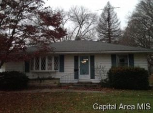 355 N Miller St, Waverly, IL 62692