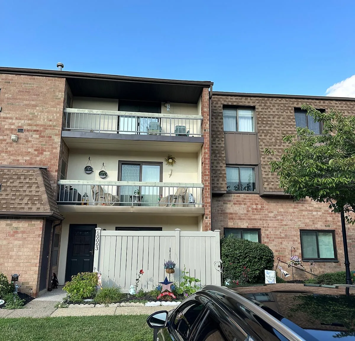 2 bed, 1022 sqft, $1,900 — Photo 1