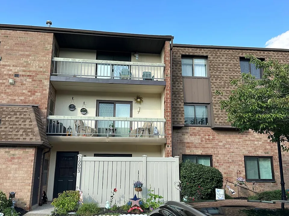 60203 Delaire Landing Rd #203