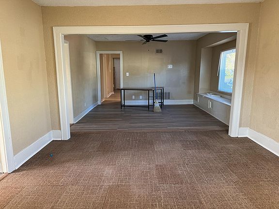 3rd image of 828 Quindaro Blvd