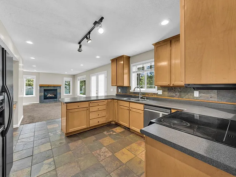 685 E Union Pines Ct — Photo 5