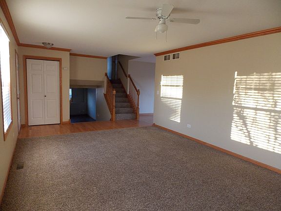 3rd image of 1800 Larkspur Dr