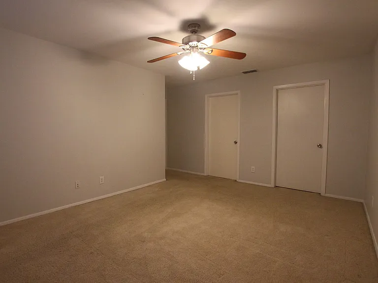 408 Redbud Cir — Photo 18