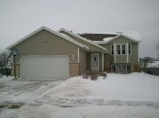 4525 Valley Dr NW, Rochester, MN 55901