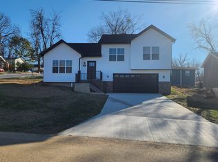 806 E Elm St, Ozark, MO 65721