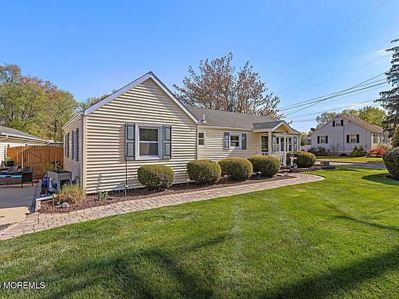 3rd image of 337 Manalapan Road