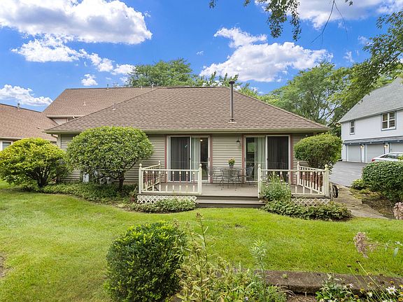 4th image of 801 Victoria Dr #801
