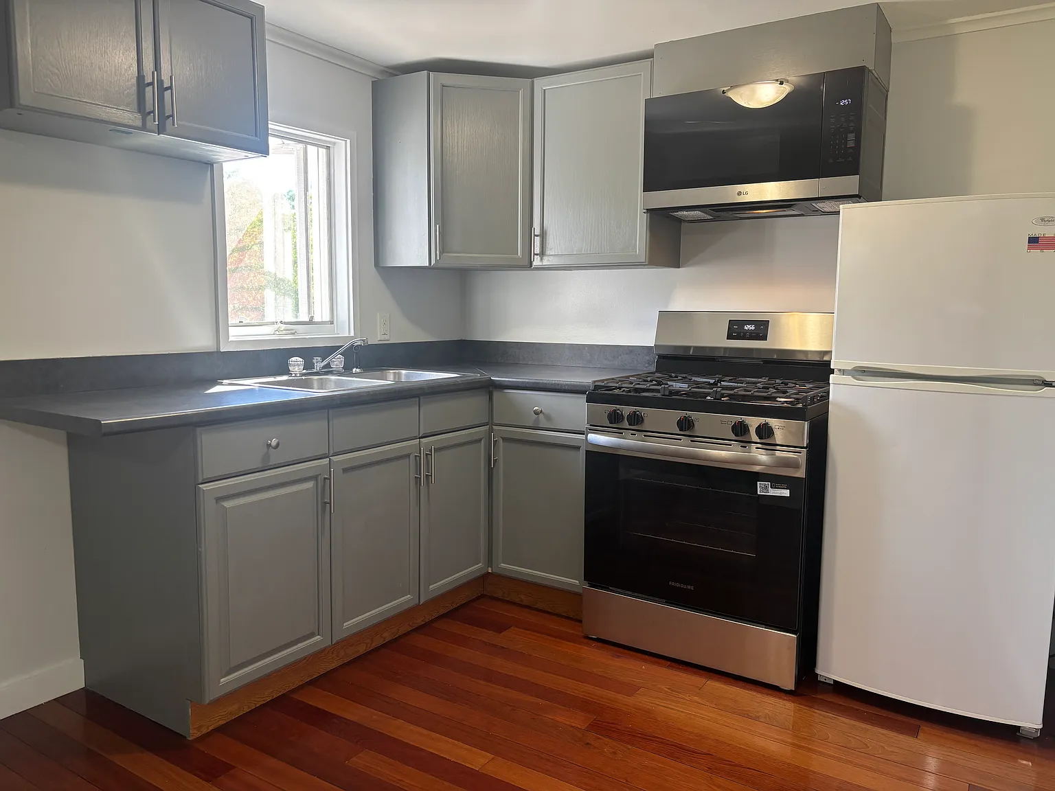 1 bed, 500 sqft, $1,600 — Photo 4
