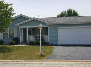 1 Secretariat Ct, Grayslake, IL 60030