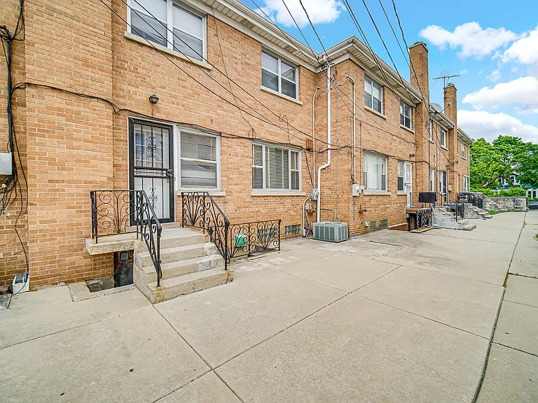 7248 N Ridge Blvd — Photo 25