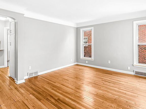5th image of 9951 Grayfield Ave