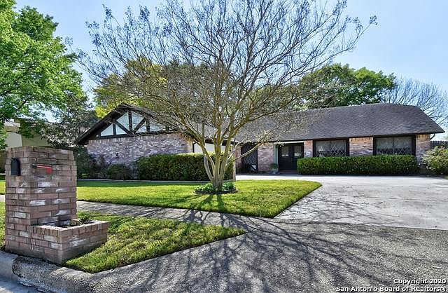 1st image of 5613 Fairways Dr