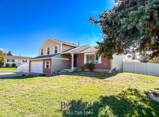 1252 E Cedar Ridge Rd, Sandy, UT 84094
