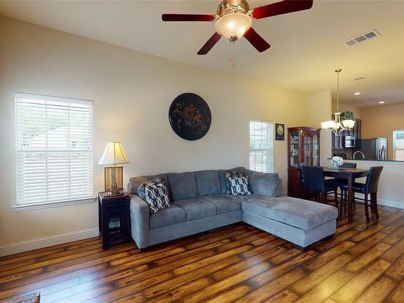 5th image of 513 Highpark Ct