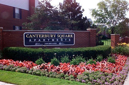 EXTERIOR%20SIGN-Canterbury%20Square030_jpg