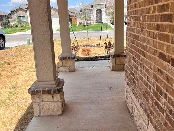 3rd image of 8911 Stonehollow Dr