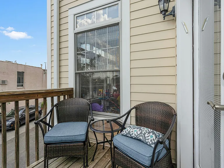 25 E Linden Ave — Photo 6