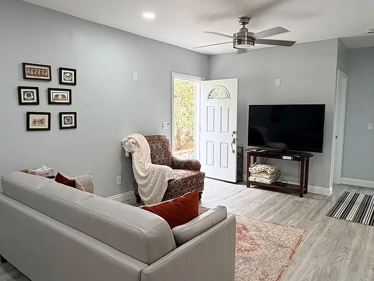 10628 Louisa Dr — Photo 11
