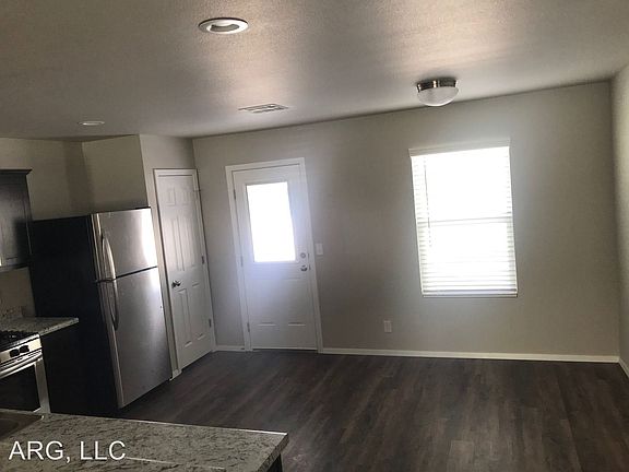 3rd image of 1226 E San Antonio St