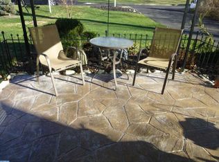 460 Lemon St, Warminster, PA 18974