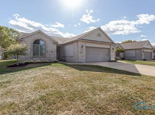 7063 Nightingale Dr, Holland, OH 43528