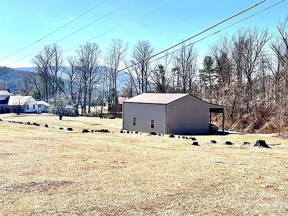 3rd image of 36 Chapman Hill Dr