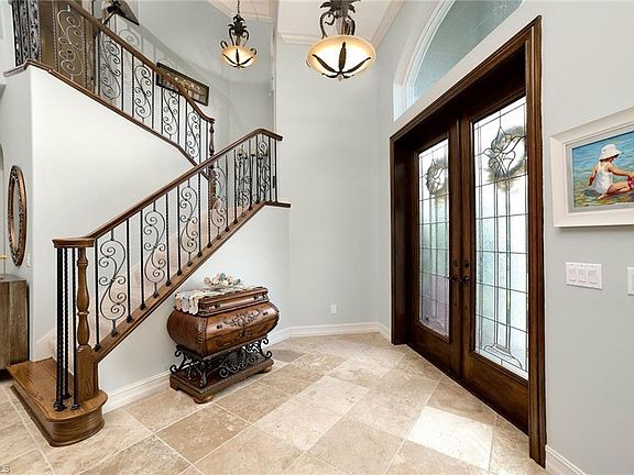 5th image of 468 Parkhouse Ct